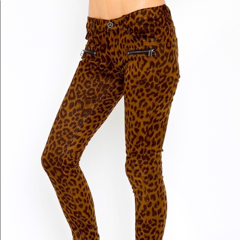 Unif Leopard Zip Pant size 25